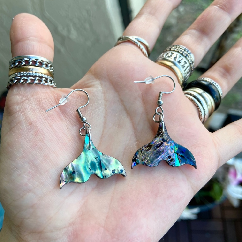Mermaid abalone jewelry set . Mermaid tail abalone shell earrings + necklace set - Picture 7 of 15